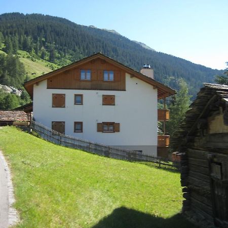 Dachwohnung Unterem Hoereli Vals Bagian luar foto