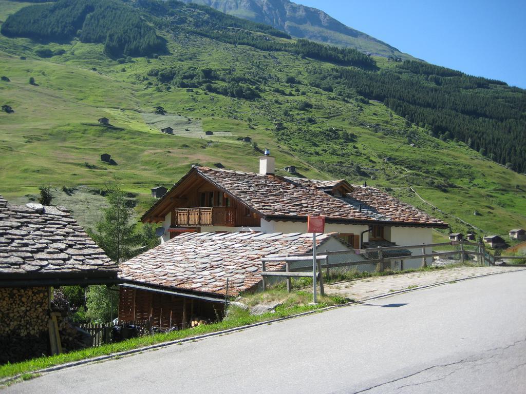 Dachwohnung Unterem Hoereli Vals Bagian luar foto