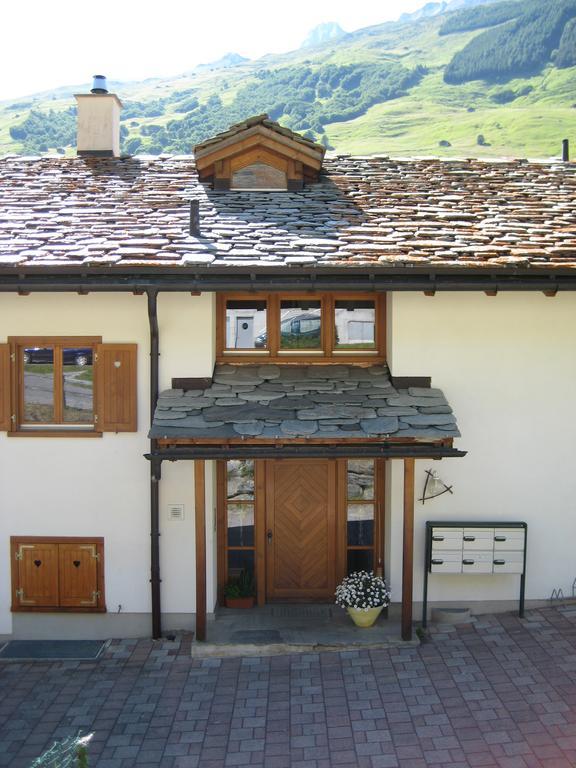 Dachwohnung Unterem Hoereli Vals Bagian luar foto